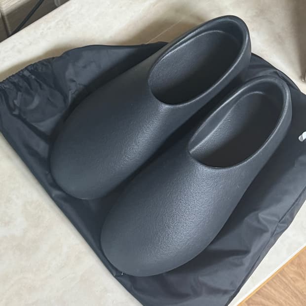 9사이즈) YEEZY SL-01 블랙