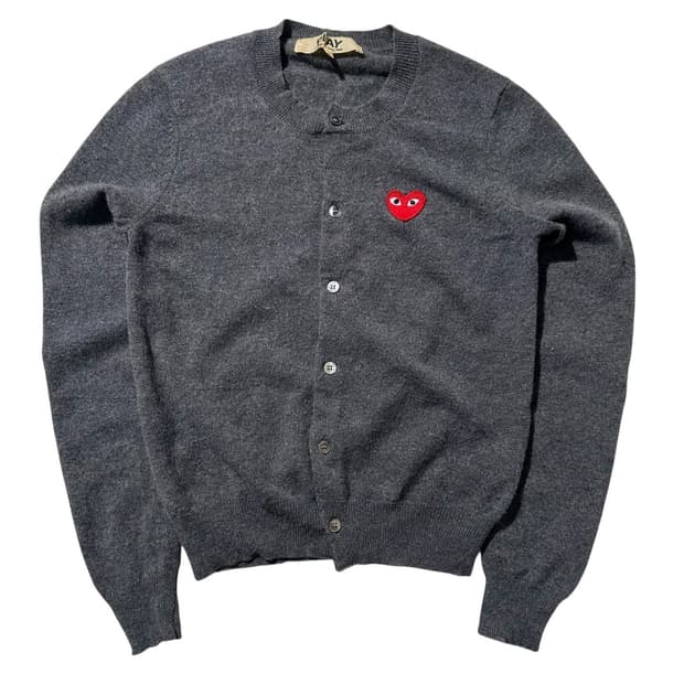 꼼데가르송 플레이 하트와펜 라운드 니트 가디건