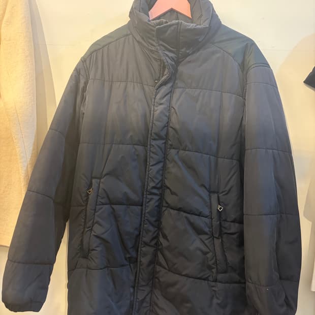 프라다 검정색 패딩 점퍼 52