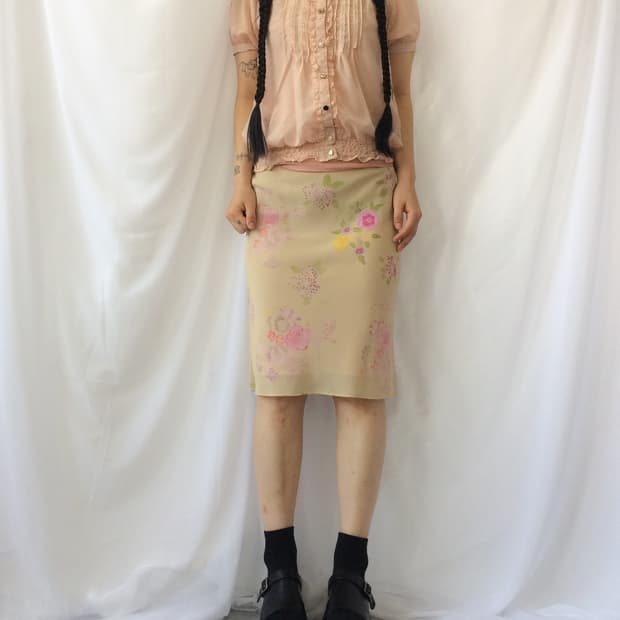 Button point lace trimming blouse