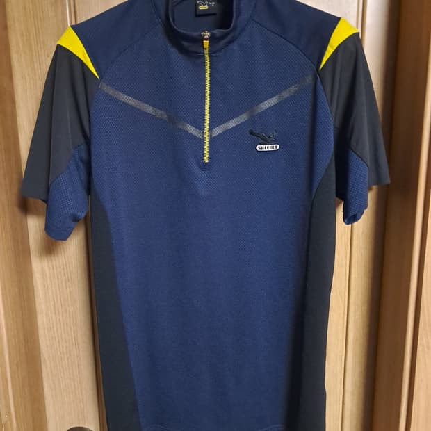 살레와 여성 등산티 100