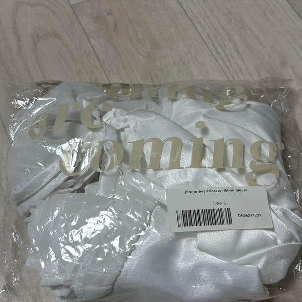 코프(현 클리시어) 워니하우스 콜라보 블라우스 화이트