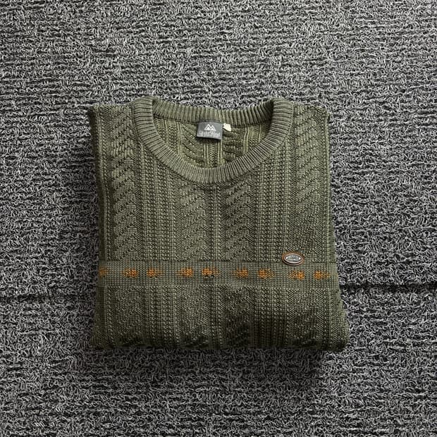 빈티지 아카이브 미니멀 케이블 니트 3110