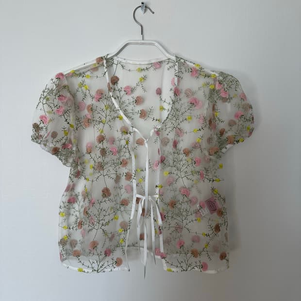 마가린핑거스 플라워 시스루 블라우스