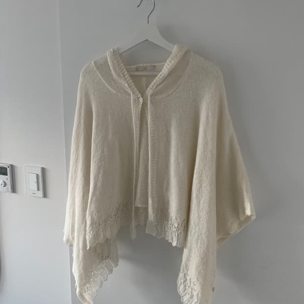 화이트 니트 케이프