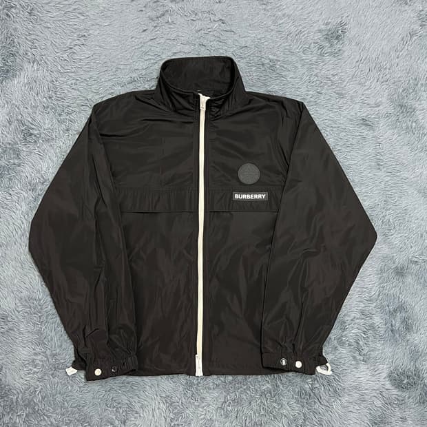 (정품)버버리 패치로고 블랙 바람막이M
