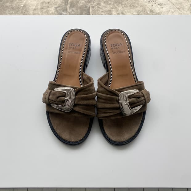 [Toga pulla] 웨스턴 버클 샌들