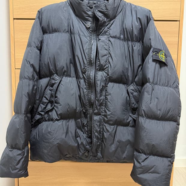 스톤아일랜드 크링클랩스 패딩 24fw L 블랙 팝니다