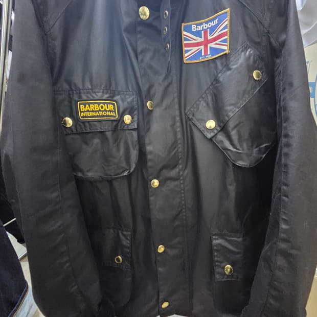 바버 인터내셔널 유니언잭 L사이즈 새제품 판매합니다.