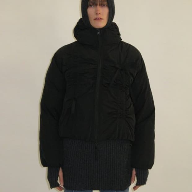 파르티멘토 리버시블 셔링 후디드 푸퍼 자켓 블랙