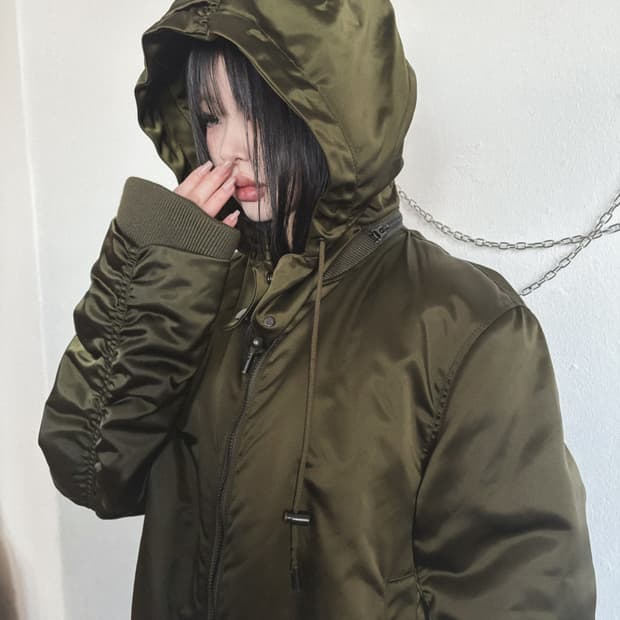 아크네스튜디오 새틴 후드 롱 봄버코트