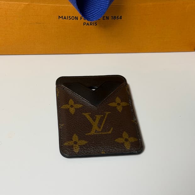 루이비통 맥세이프 카드 지갑