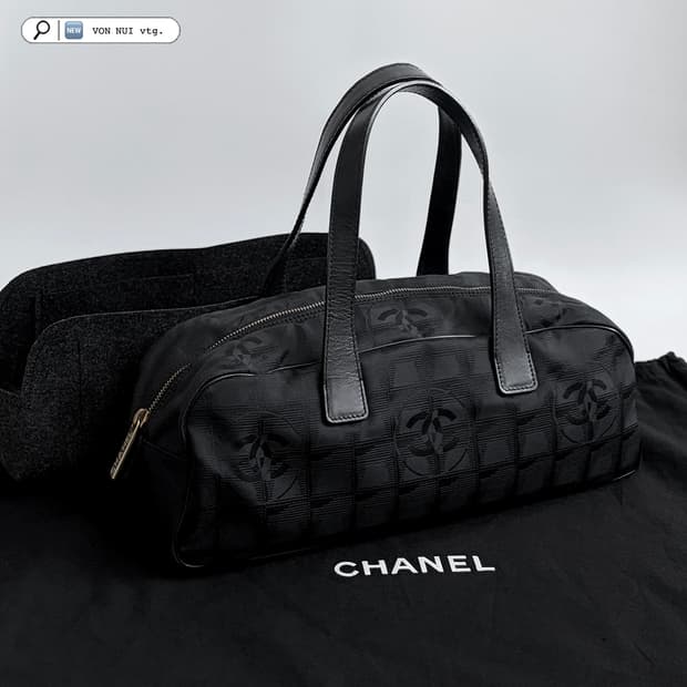 샤넬 뉴트래블라인 바게트 토트백 판매합니다.