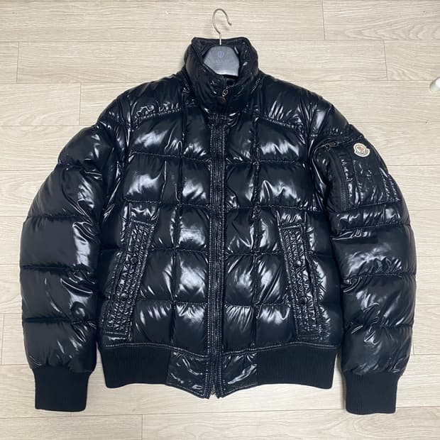 [A급]몽클레어 유광 봄버 패딩