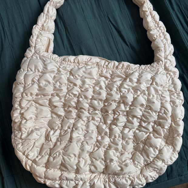 cos 코스 오버사이즈 퀼팅백 아이보리