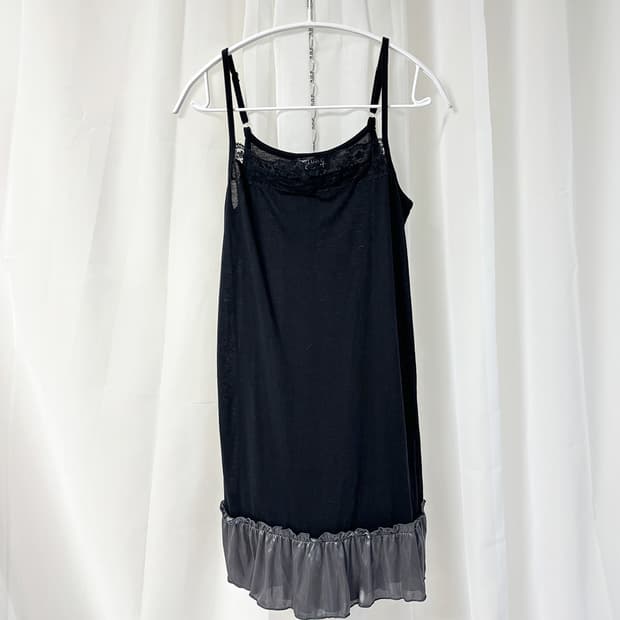 FORTUNE CooKIES 밑단 배색 레이어드 슬리브리스