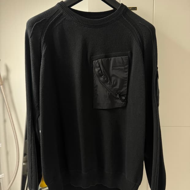 CP컴퍼니 렌즈 와펜 포켓 니트 52사이즈