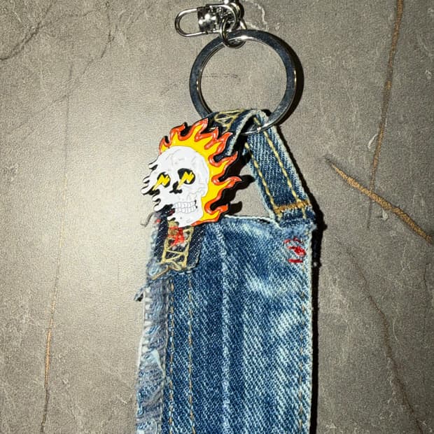 Burning skull Denim key chain