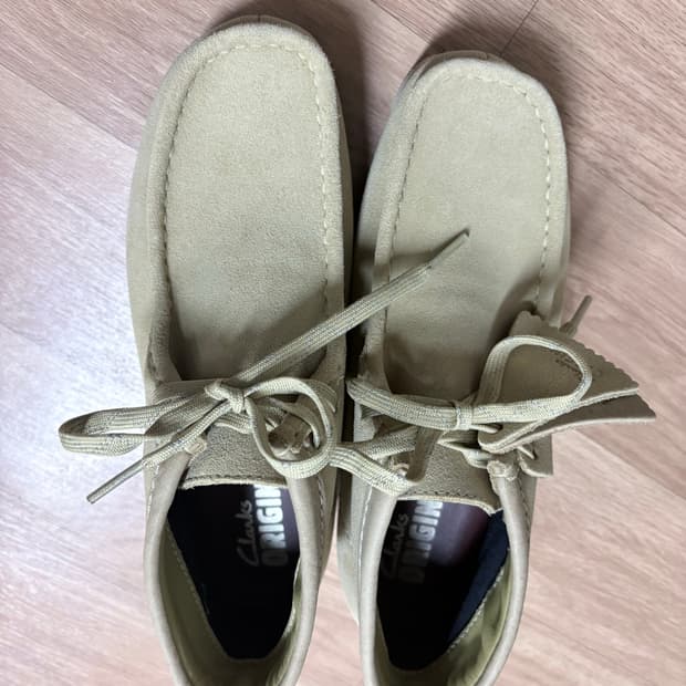 클락스 왈라비 데져트트랙 고어텍스 225사이즈 거의 새것