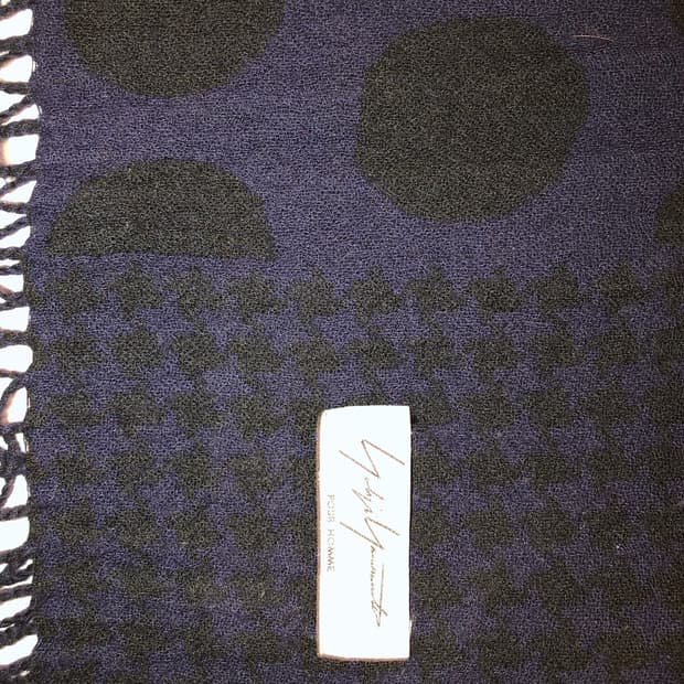 요지야마모토 뿌르옴므 도트 머플러