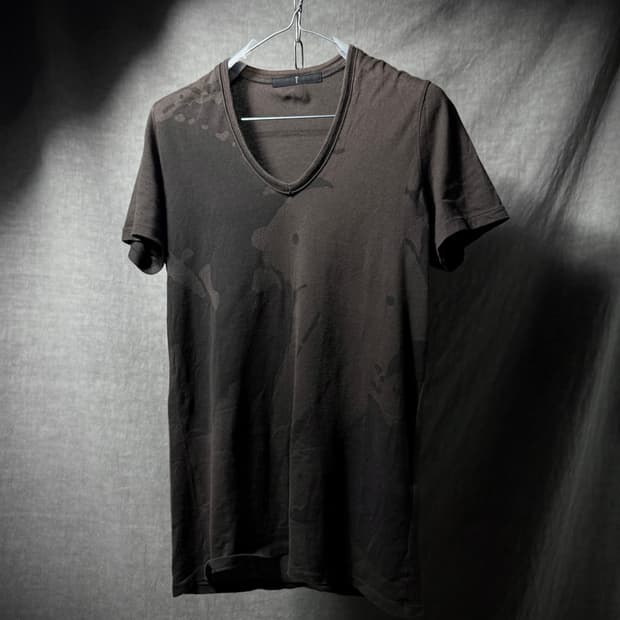Julius 13SS [vandalism;] V-Neck T-shirt 