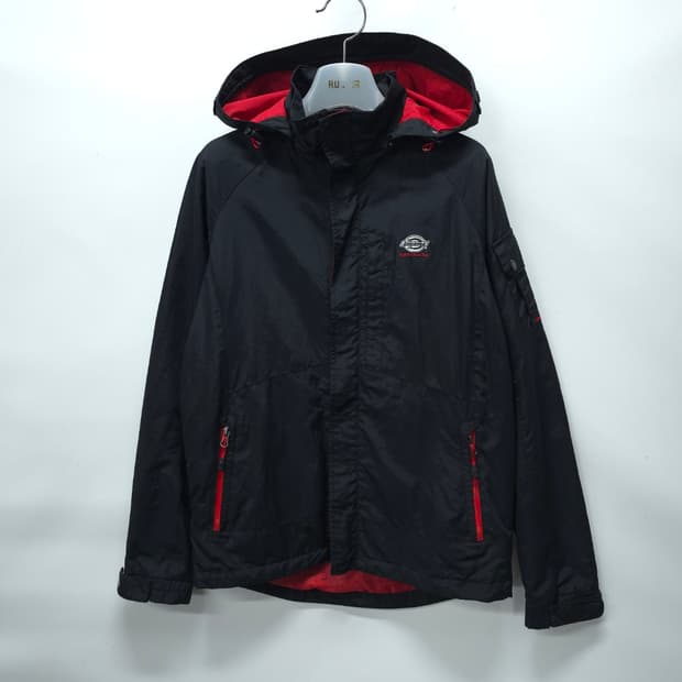 ​디키즈 여성 블랙/레드 배색 후드 바람막이 자켓 (S 사이즈)