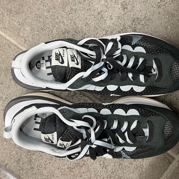 나이키 x 사카이 베이퍼와플 블랙 화이트