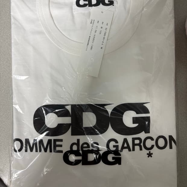 CDG 반팔 새상품 M