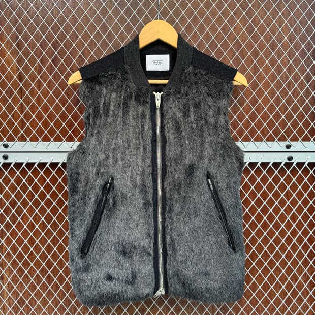 Johnny hates Jazz 쟈니헤잇재즈 퍼 트리밍 모직 집업 베스트