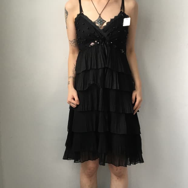 Lace point pleats layer point sleeveless