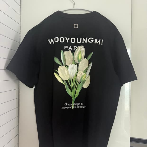 우영미 플라워 백로고 반팔티 급처