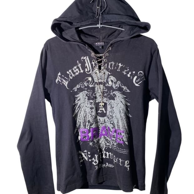 in the attic 후드 티셔츠