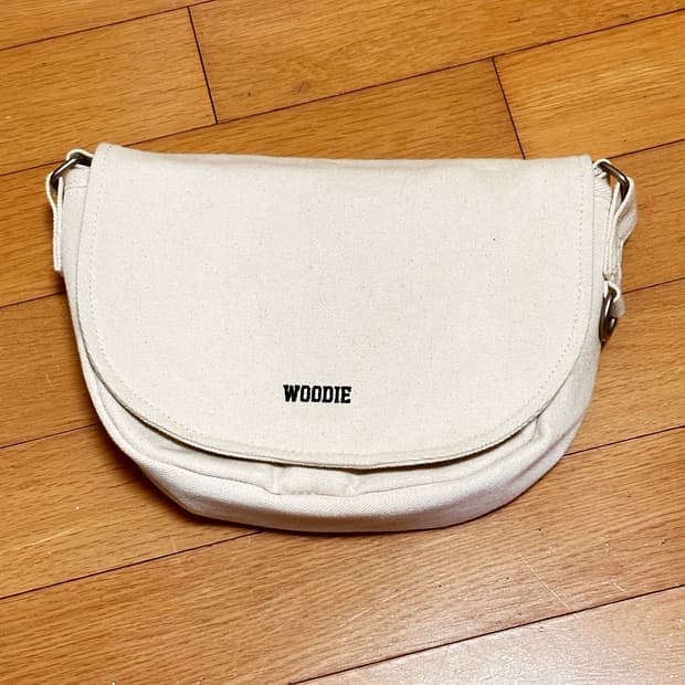 스파오 우디 크로스백