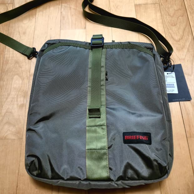 브리핑 x 빔즈 보이 별주 크로스백 새제품