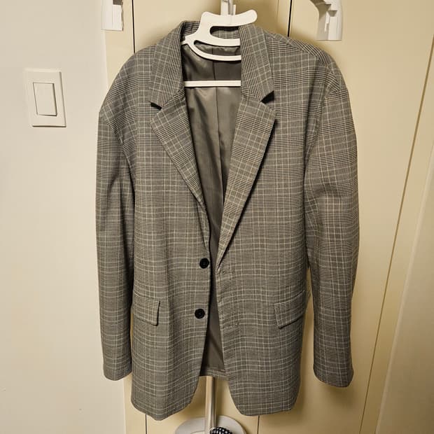 ANDEW 세미오버핏 체크 블레이저 100