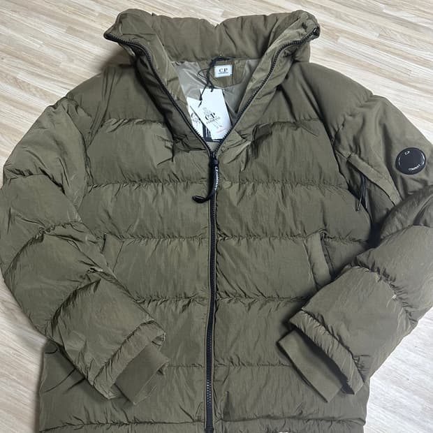 Cp컴퍼니 가먼트다잉 크롬 패딩