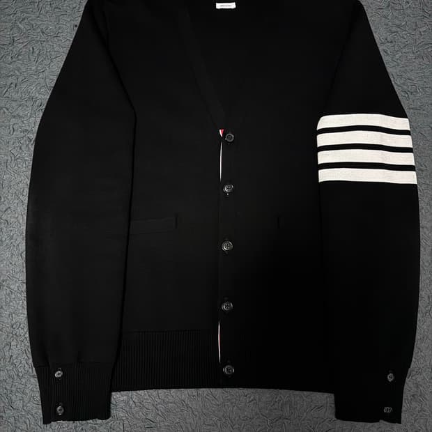 톰브라운 밀라노스티치 블랙 가디건 3사이즈