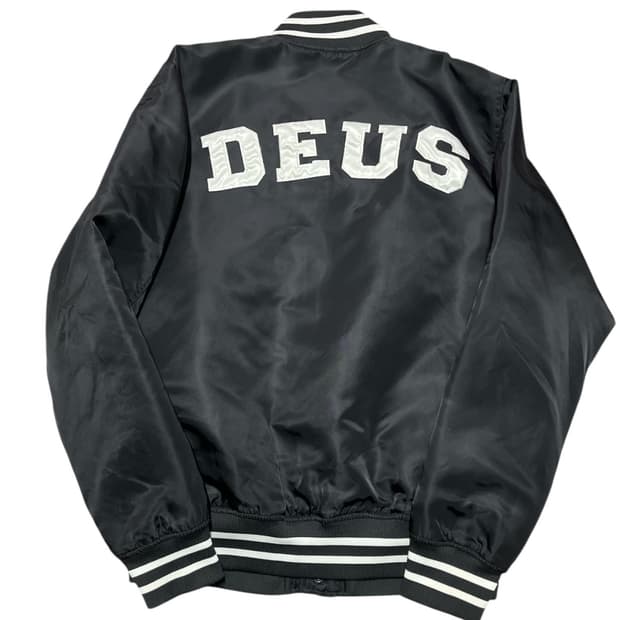 데우스 엑스 마키나 레터링 바시티 자켓