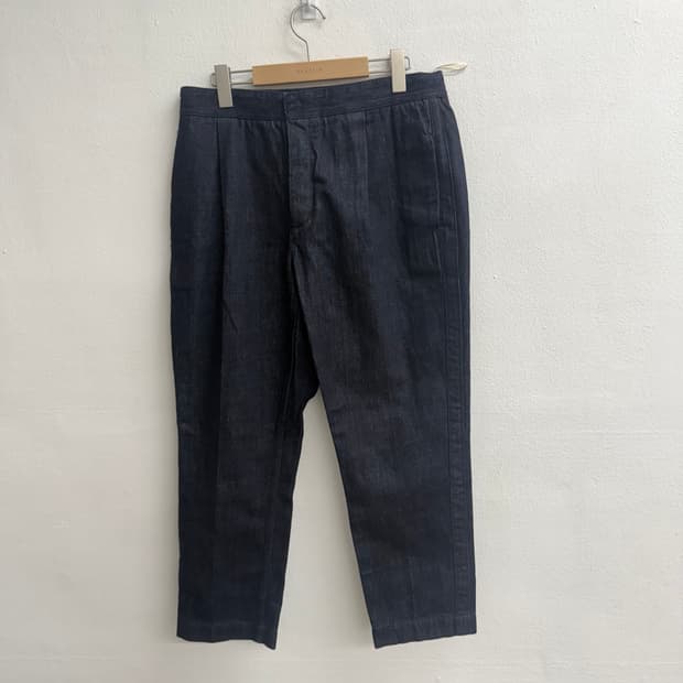 마르니 itlay 핀턱 버튼 플라이 테이퍼드핏 데님 팬츠(46)