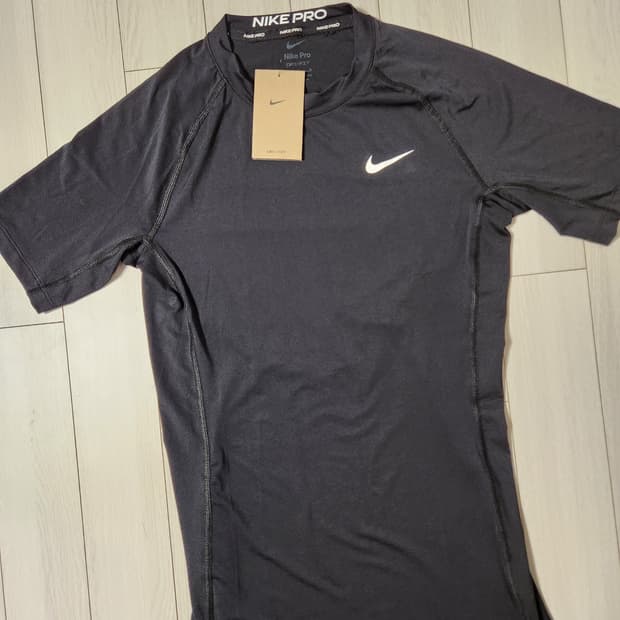 택 새상품) 나이키 프로 드라이핏 숏슬리브 컴프레이션 티셔츠 블랙 사이즈