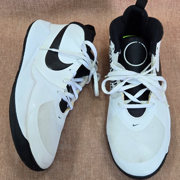 나이키 240mm-  팀허슬 D9 스니커즈