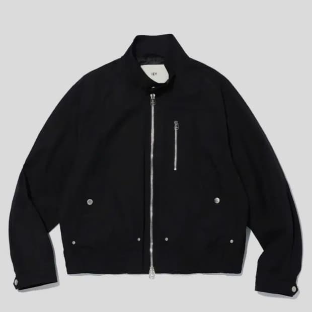 [IEY] 이에이X짱구대디 HERRINGTON JACKET Black