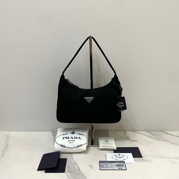 프라다 리에디션 2000 리나일론 테수토 숄더백 블랙 1NE515