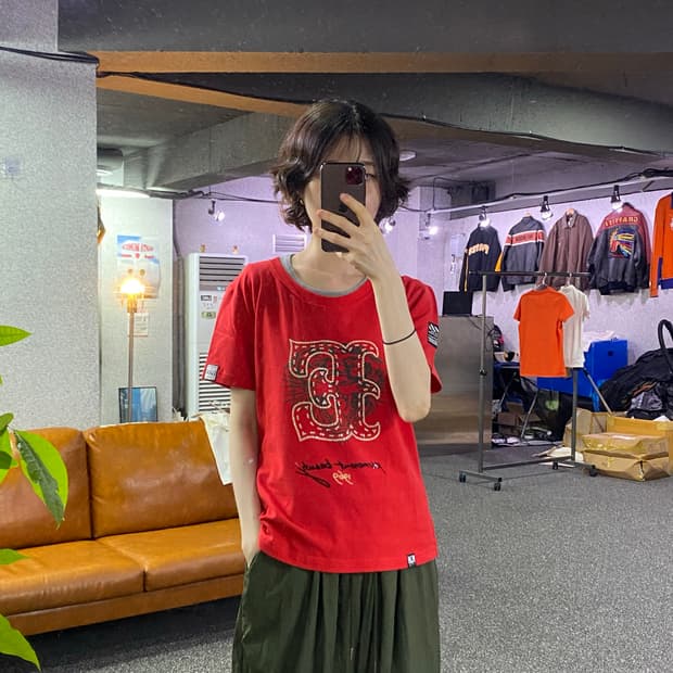 에드하디 비즈로고 타이거 레드 반팔티 B5338