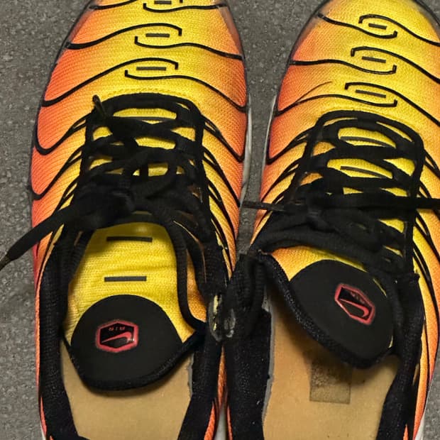 에어맥스 플러스 오렌지