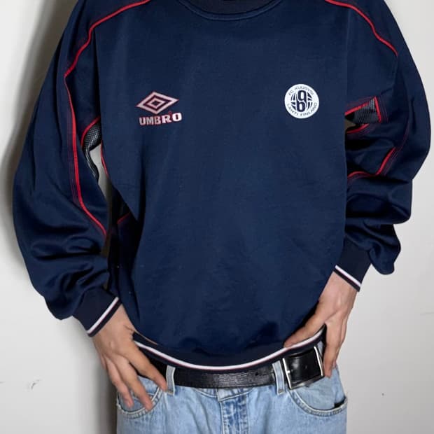 엄브로 올드스쿨 스웻셔츠