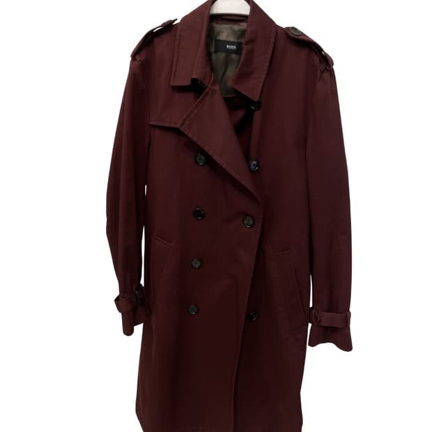 휴고 보스 버건디 색상 트렌치코트