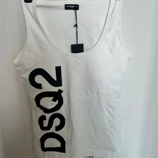 DSQUARED2 캡내장 민소매 나시티 마지막사진확인 (가격다운 사유)