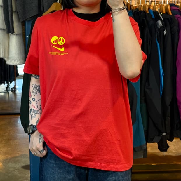나이키 다홍 반팔
