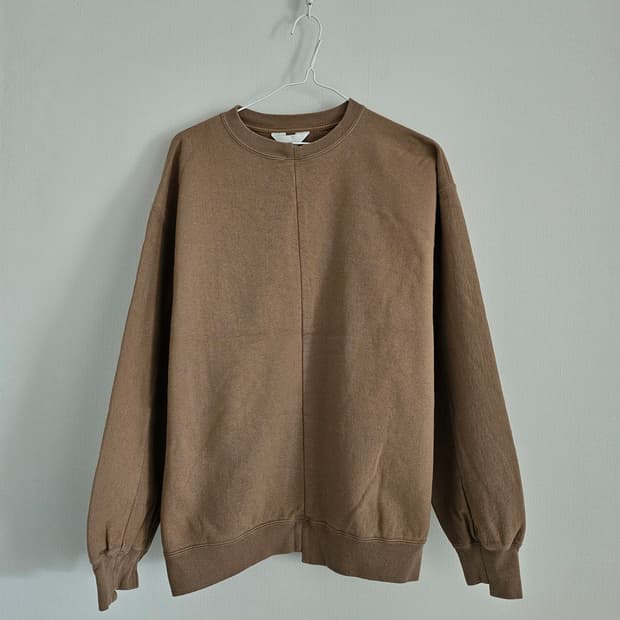 언유즈드 UNUSED 스웻셔츠
